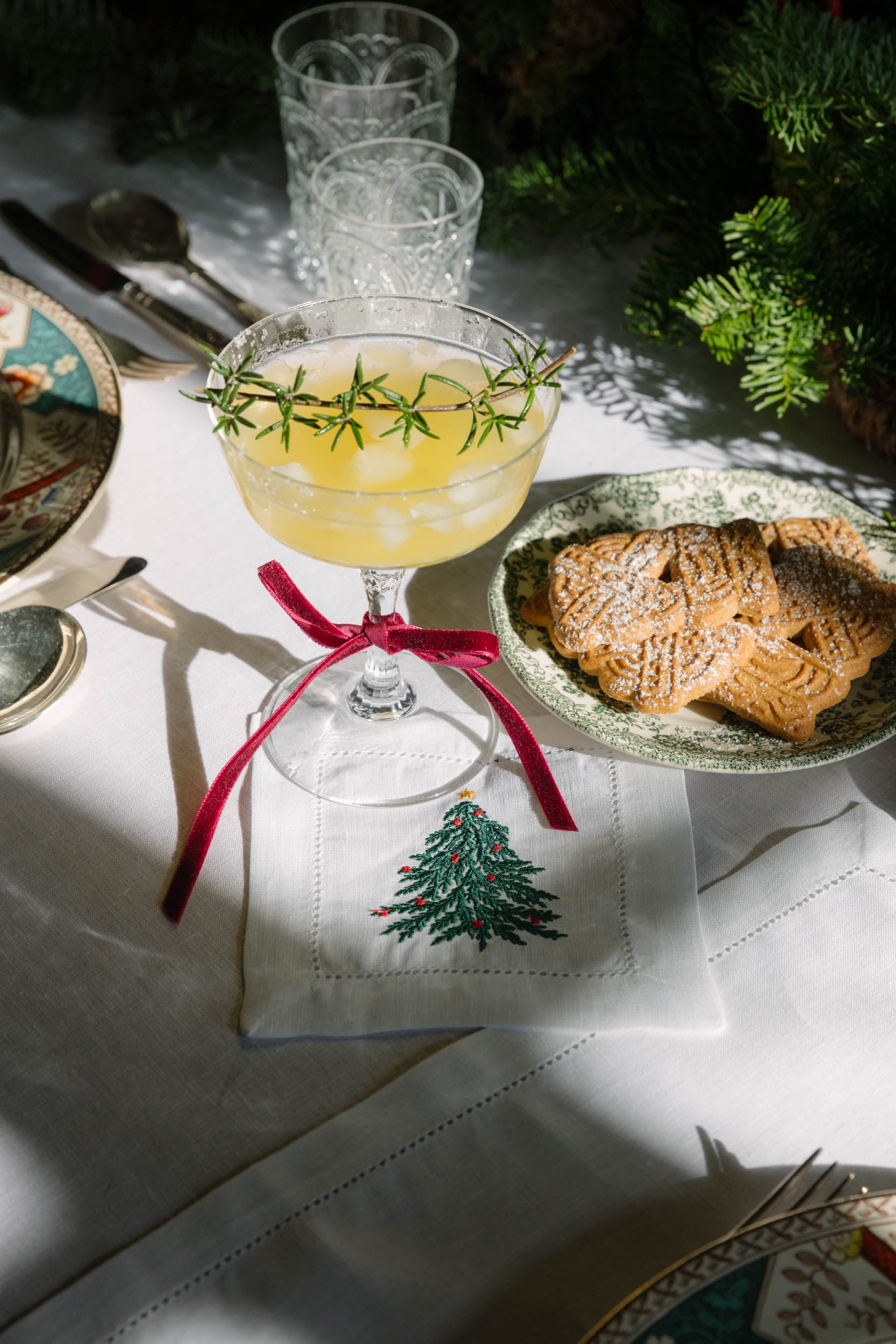 Ropa de mesa Mafra con bordado navideño