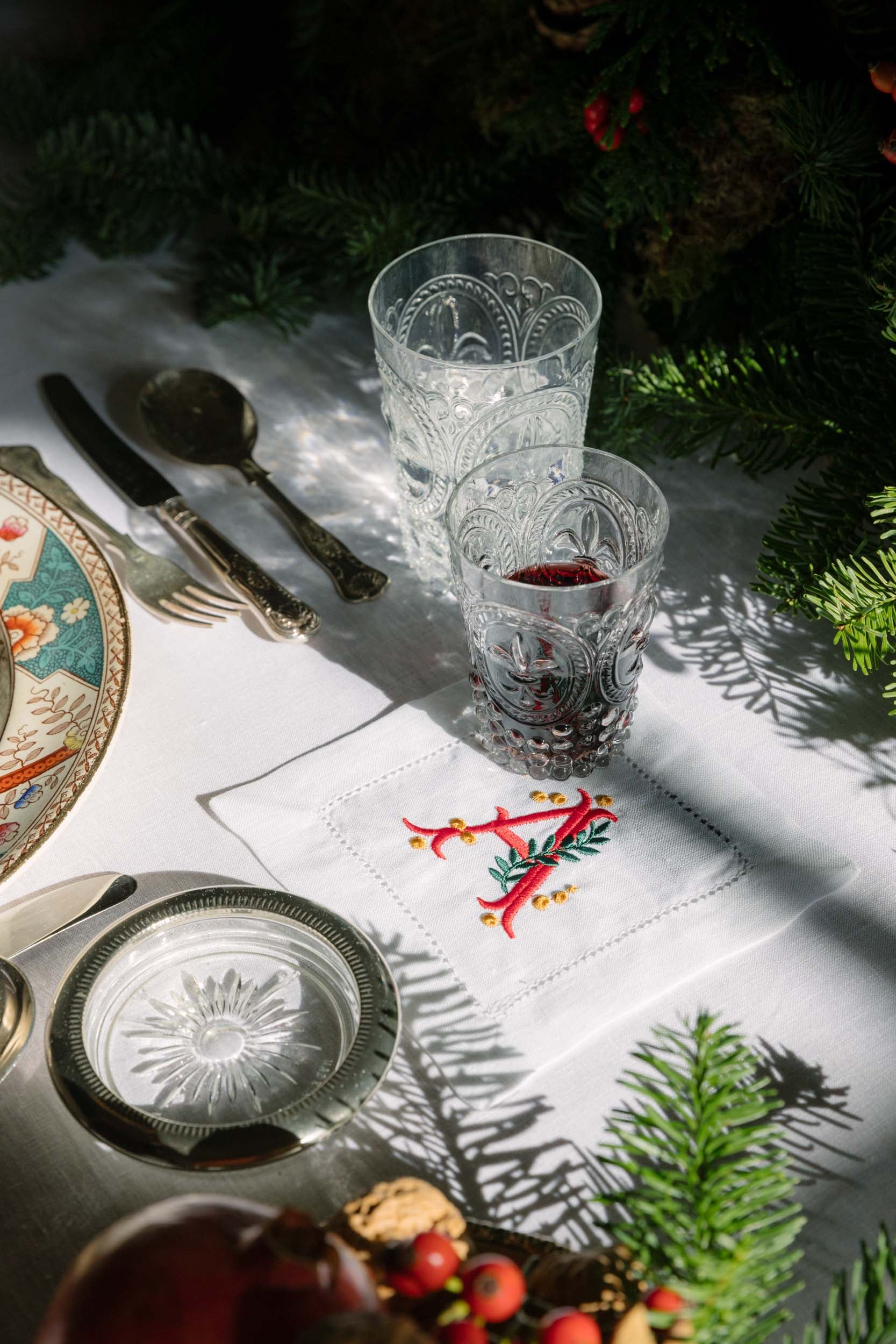 Mafra placemats with embroidered letters